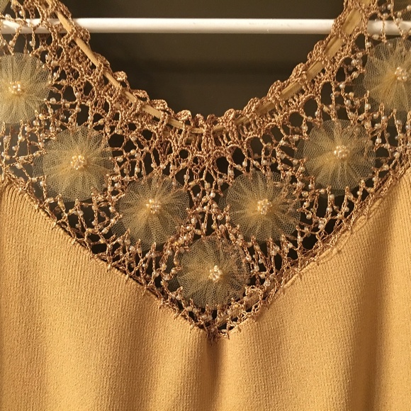 LACE AND BEADED DETAIL TOP - Picture 2 of 5